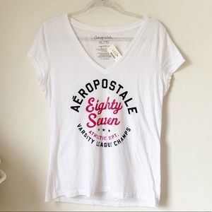 Aeropostale | White Graphic V-Neck Shirt XL